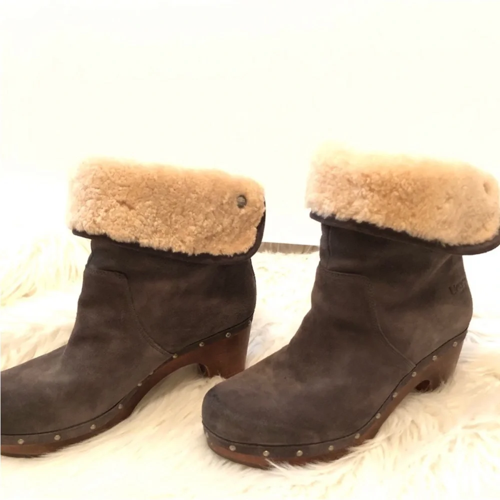 UGG Australia Lynnea Suede Clog Boot 3204